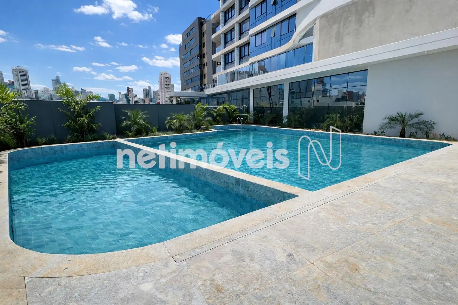 Prédio - Piscina Externa