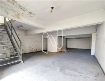 Garagem Sub - Solo (Galpão) 