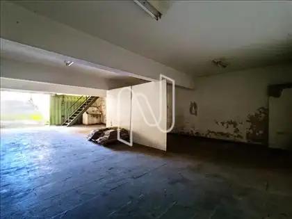 Garagem Sub - Solo (Galpão)  