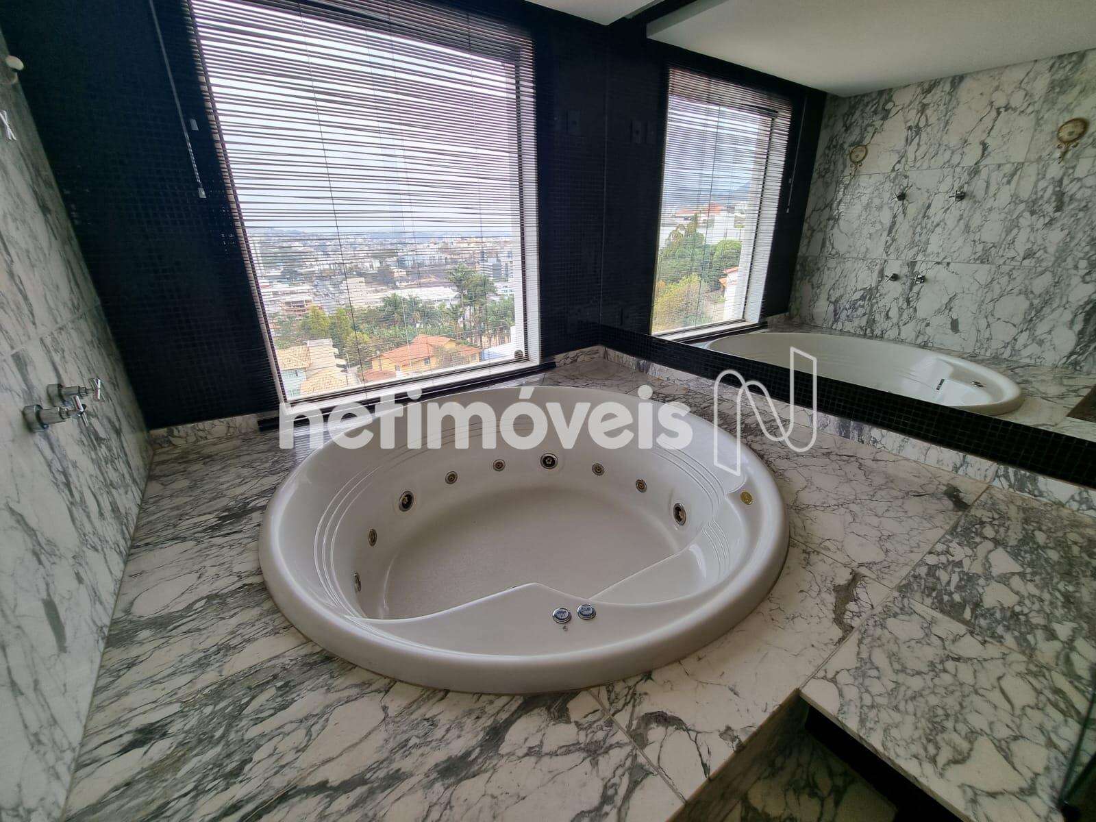 Vista da banheira de hidromassagem