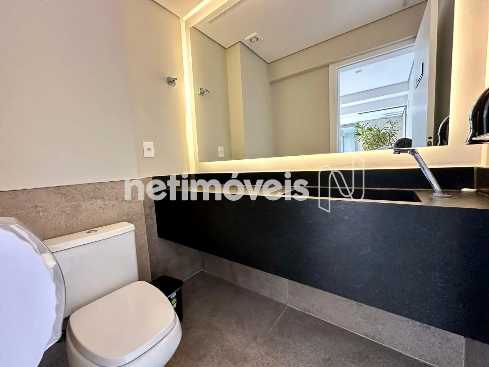 Prédio - Banho Área de Lazer