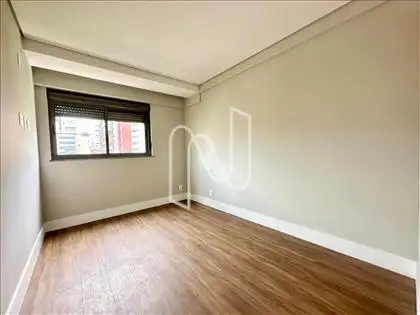 Quarto Semi-suíte