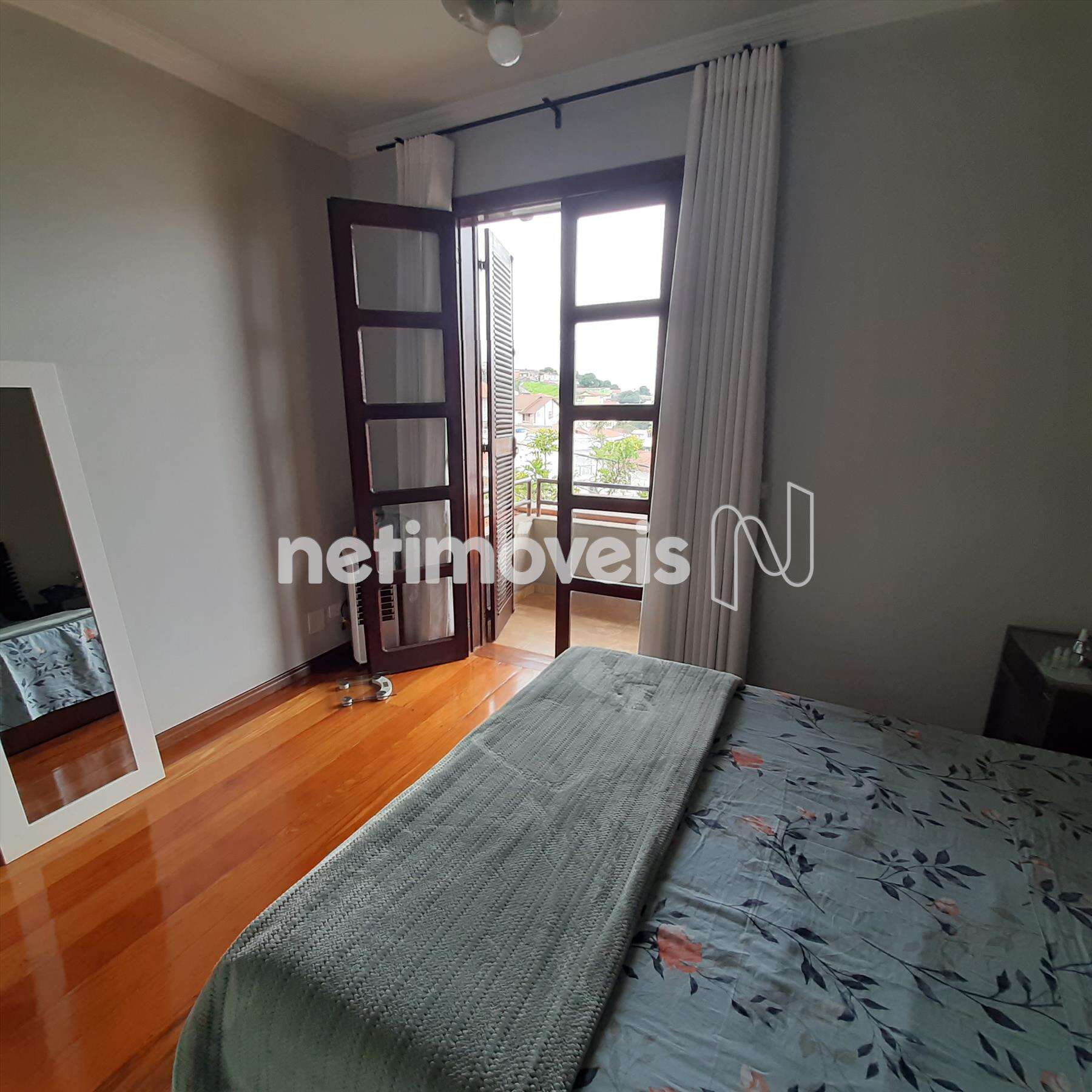 Quarto Casal c/ Varanda