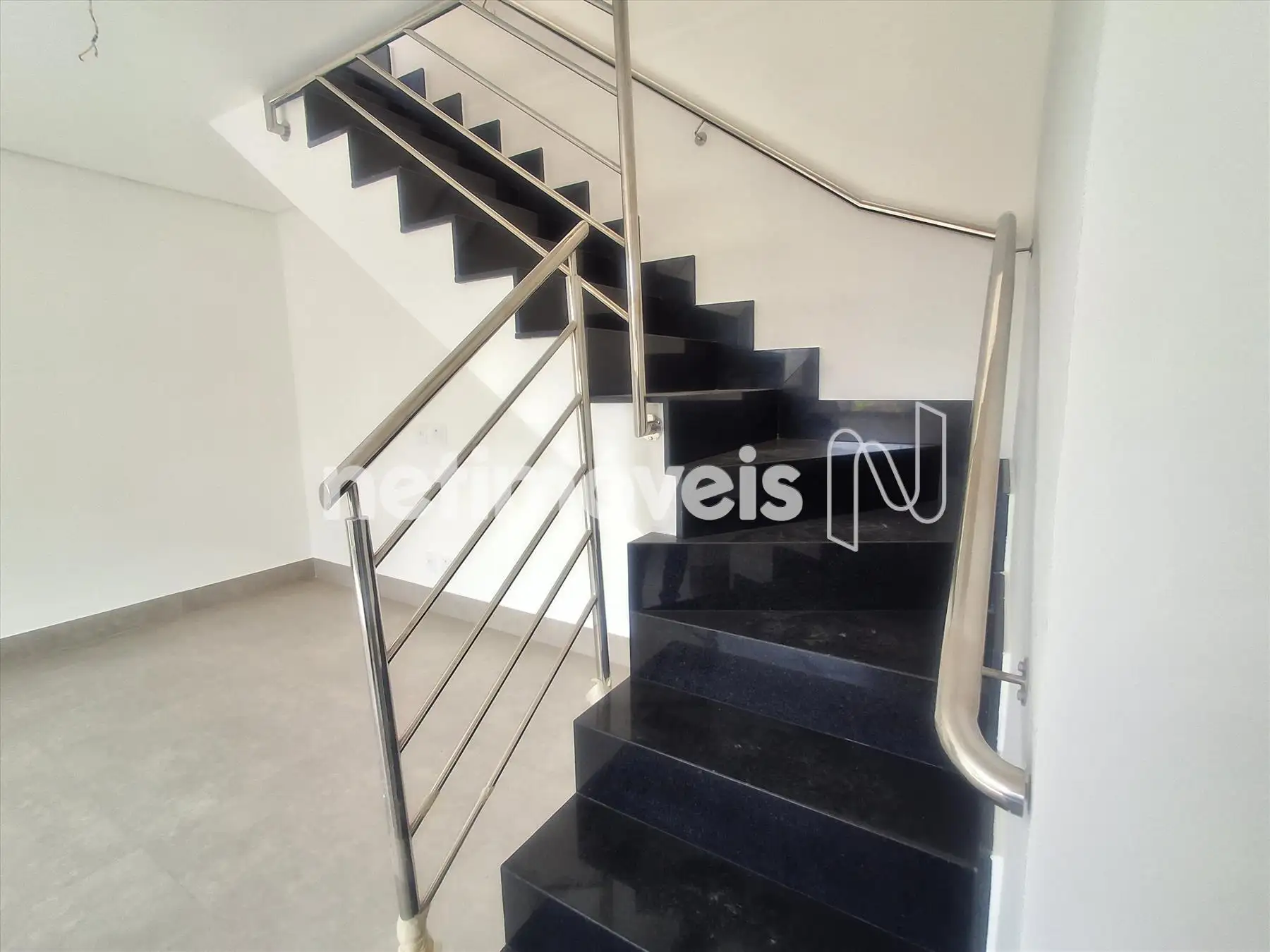 Acesso ao 02° pavimento 