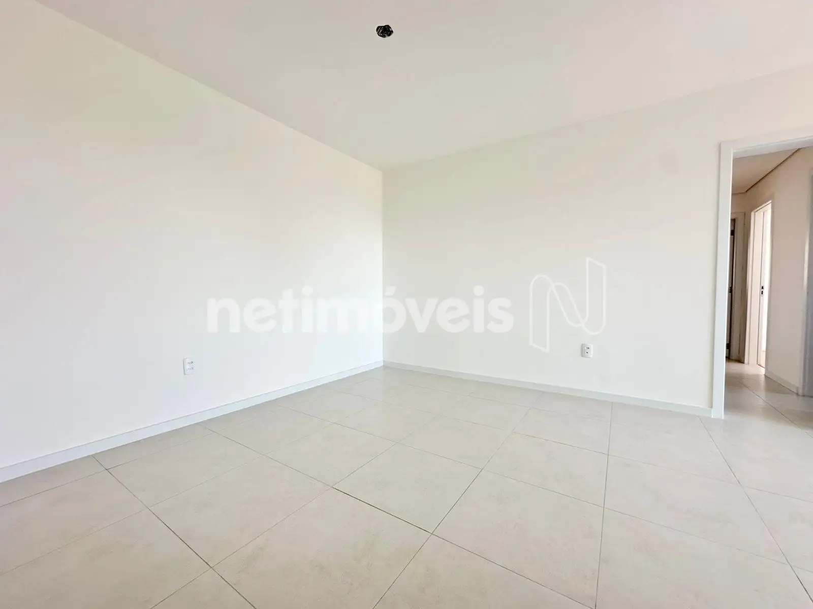 Salão para 02 ambientes