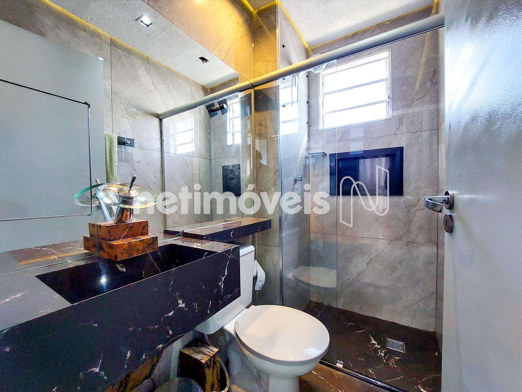 Banho social com cuba em porcelanato