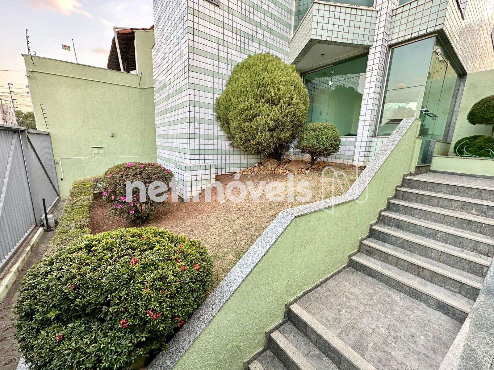 Prédio - Entrada e Jardins