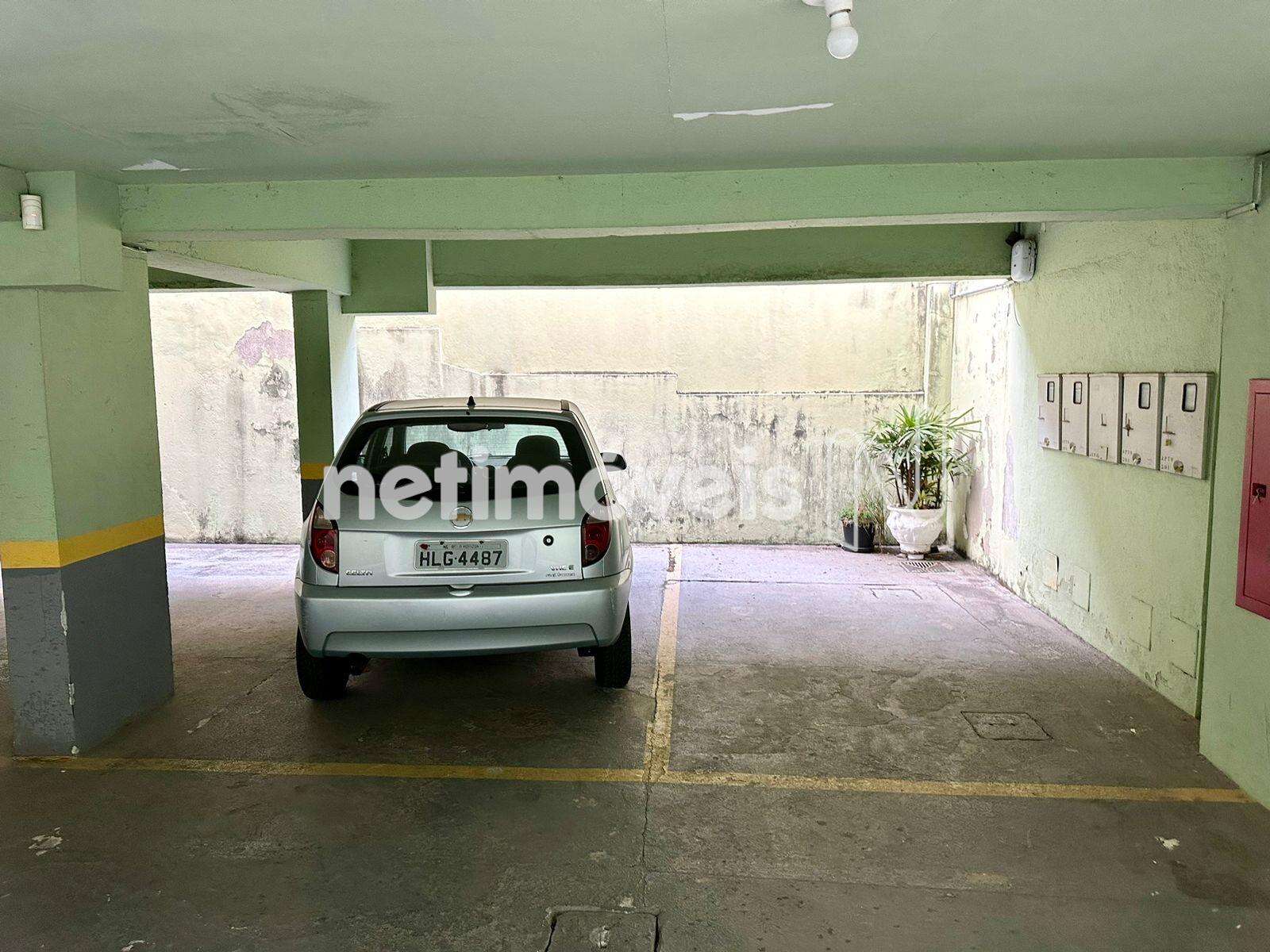 2 Vagas de garagem Paralelas e Livres