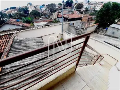 Escada de Acesso as Vagas