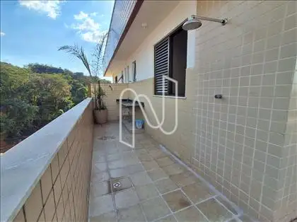 Ducha e área de serviço 