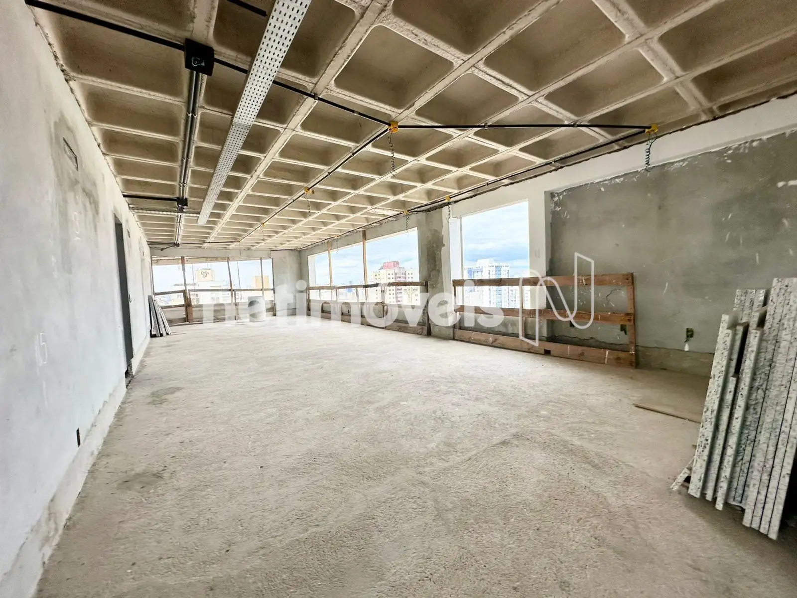 Salão para 03 ambientes