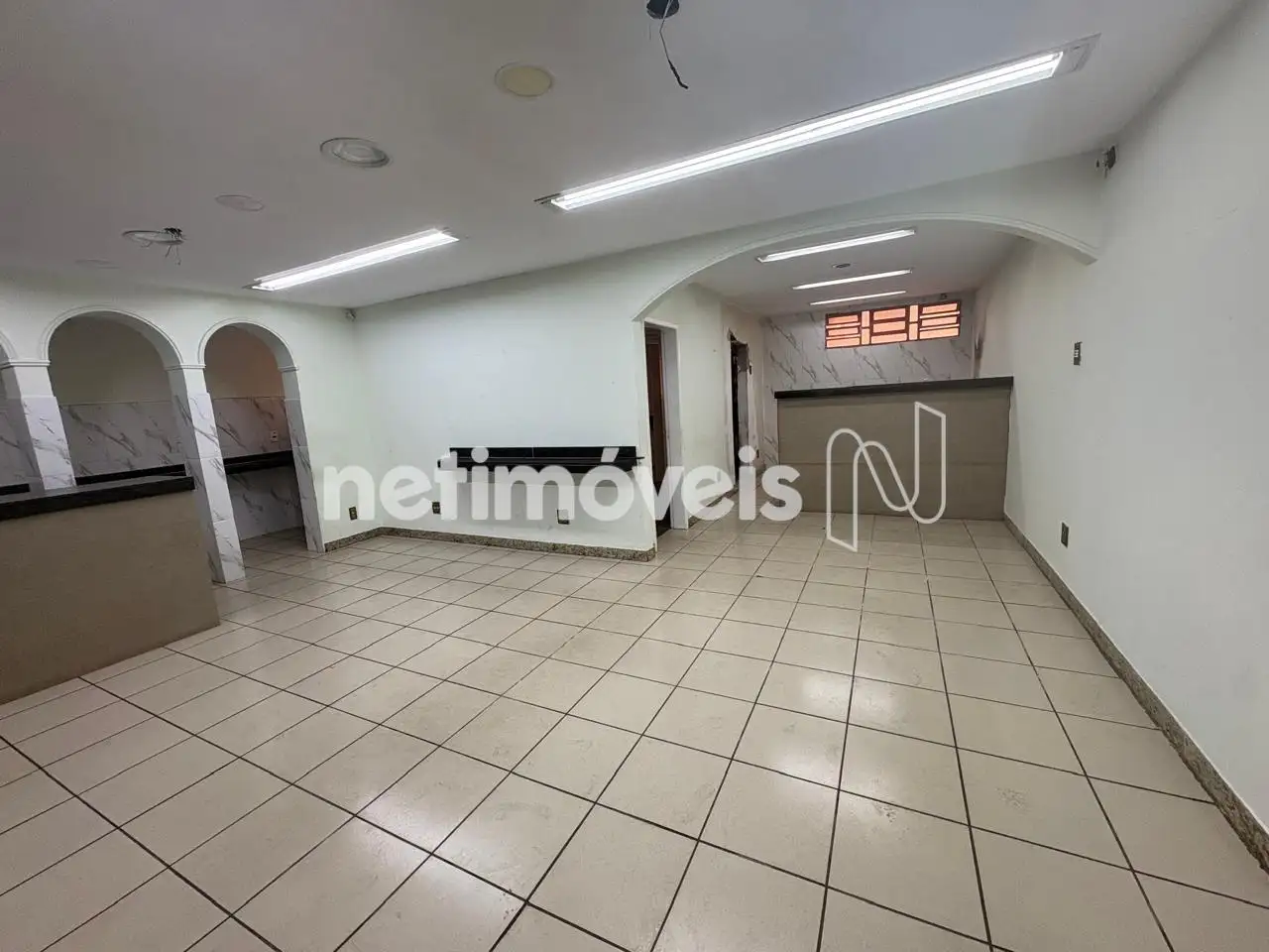 Loja para comprar com 196 m², 3 quartos, 2 banheiros, 3 vagas em Praça Hugo Werneck, Santa Efigênia, Belo Horizonte