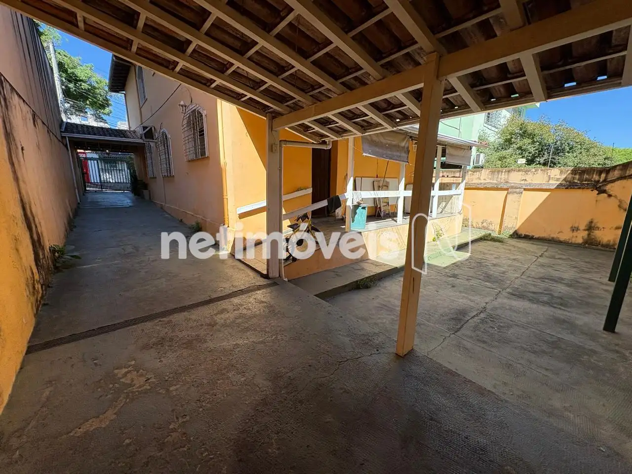 Área externa e Garagem