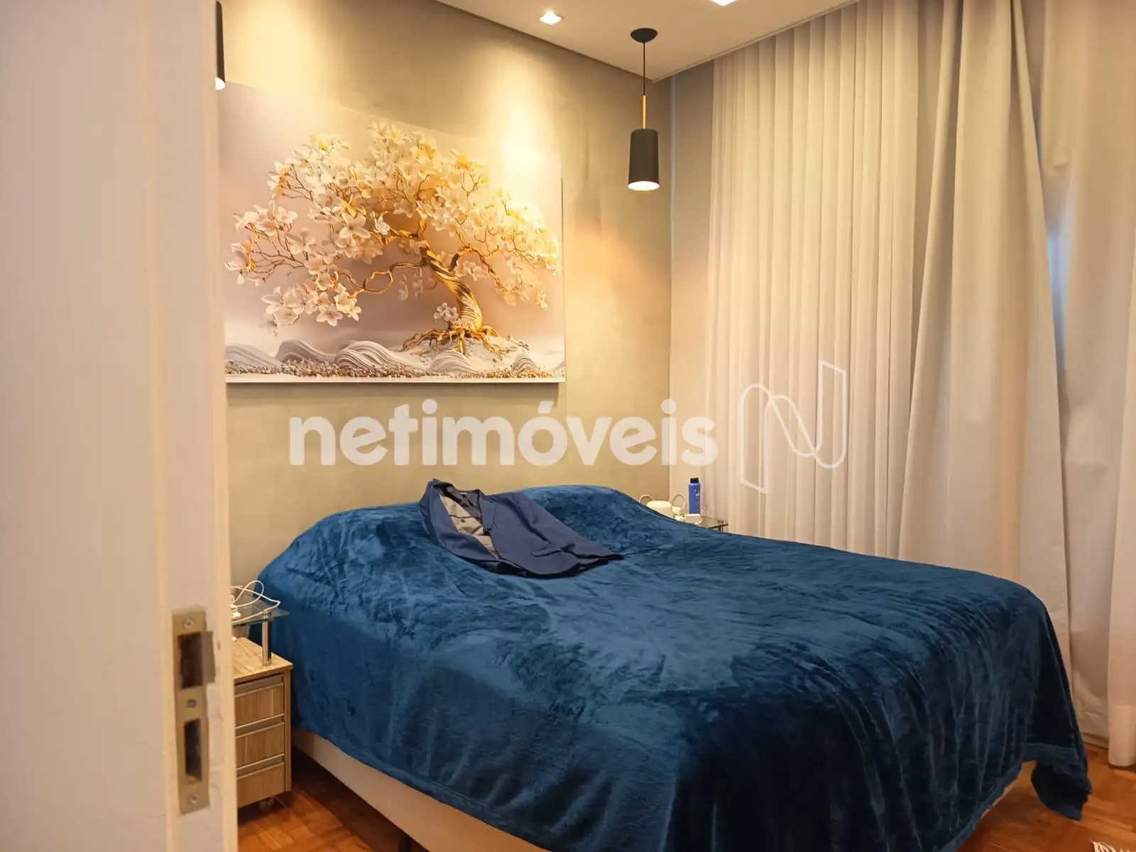 Quarto  foto inversa