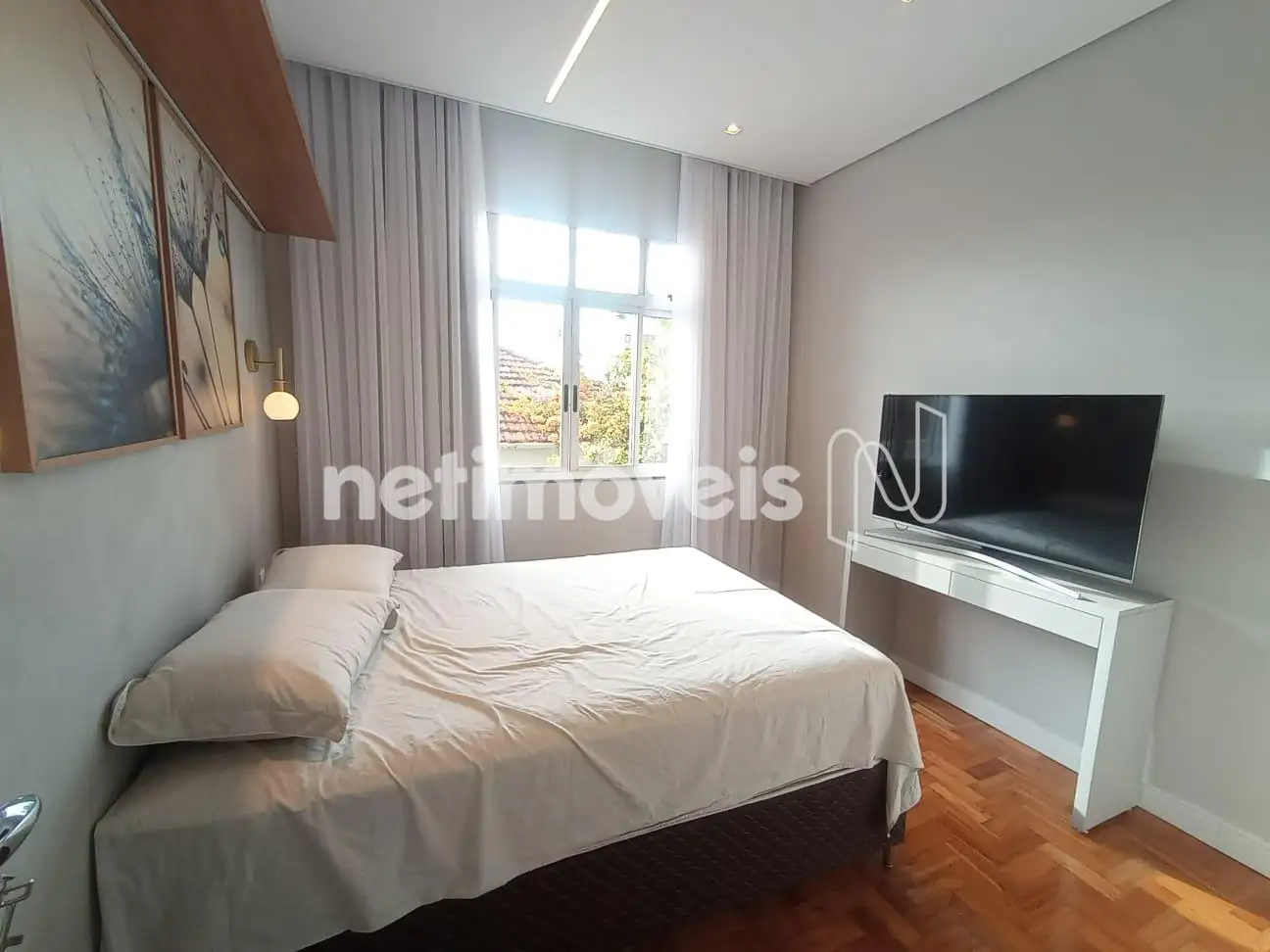 Quarto  foto  inversa