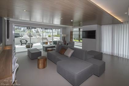 bar lounge