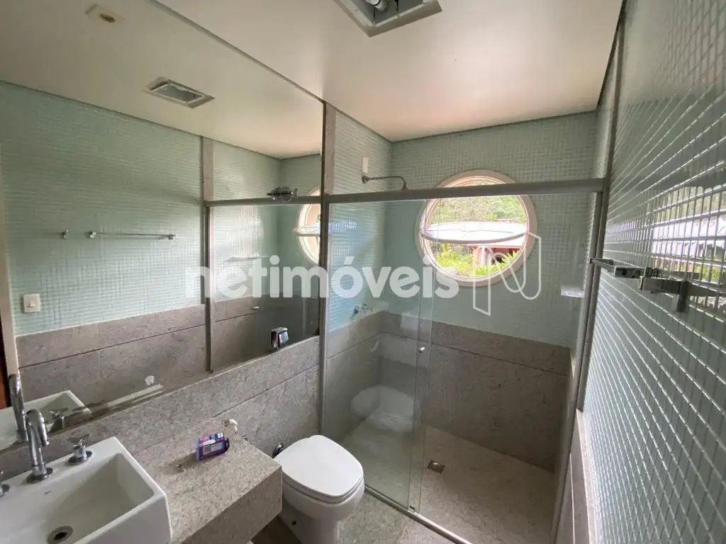 Banho em granito e box blindex 