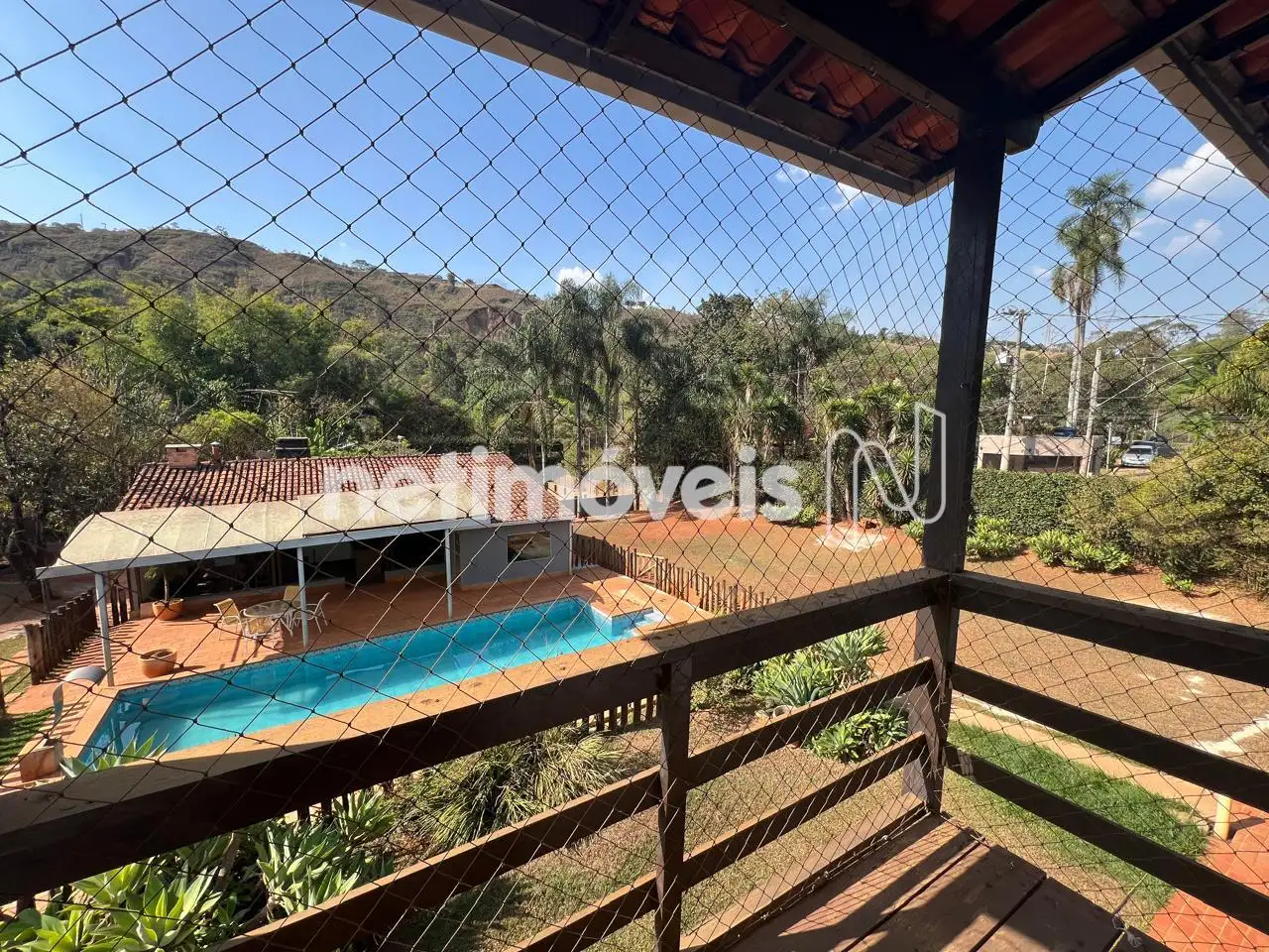 Varanda com vista para a mata 