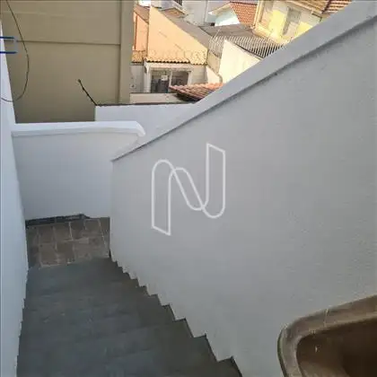 Escadaria área externa, lavanderia e DCE 