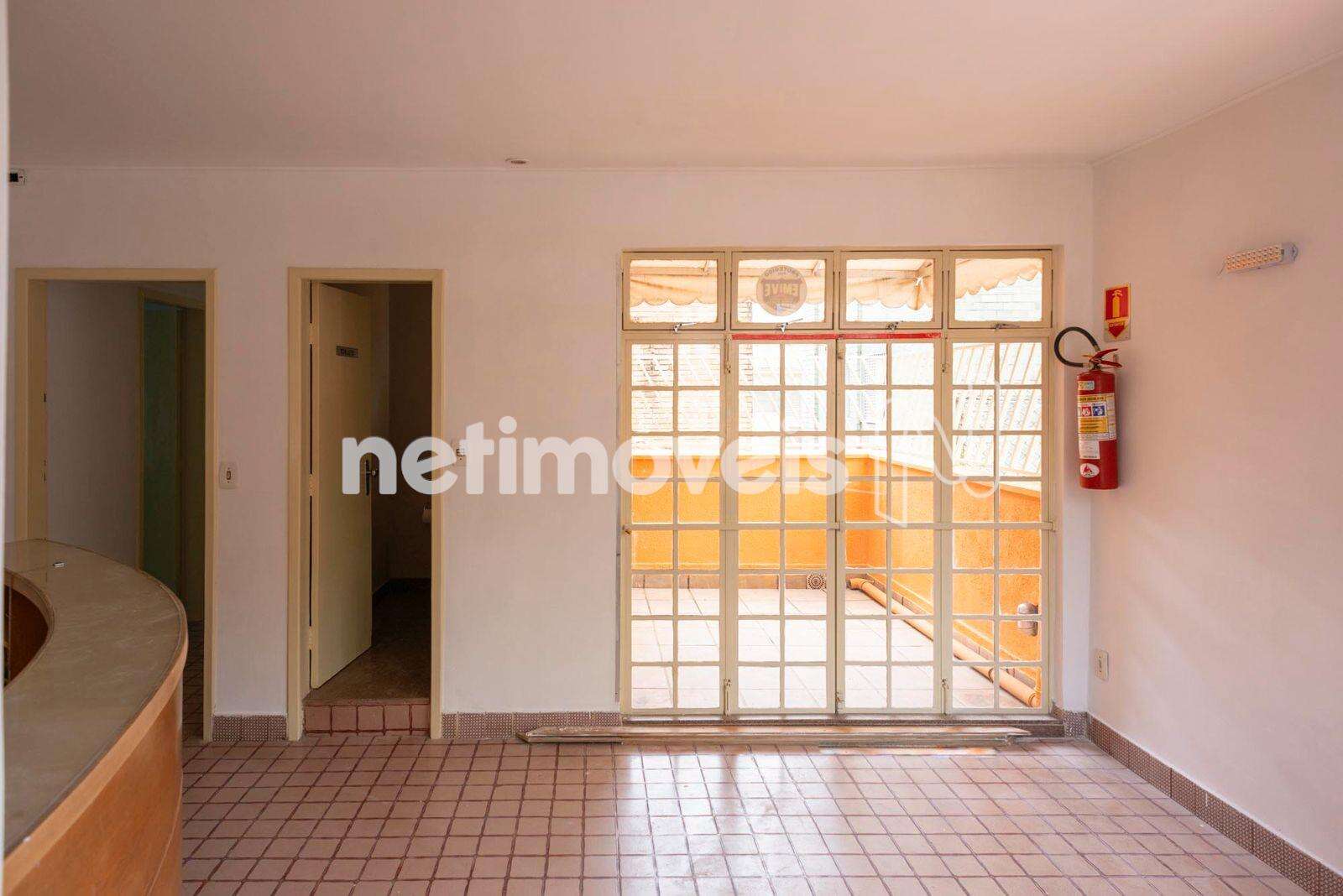 Recepção, 2 banheiros e varanda cj salas