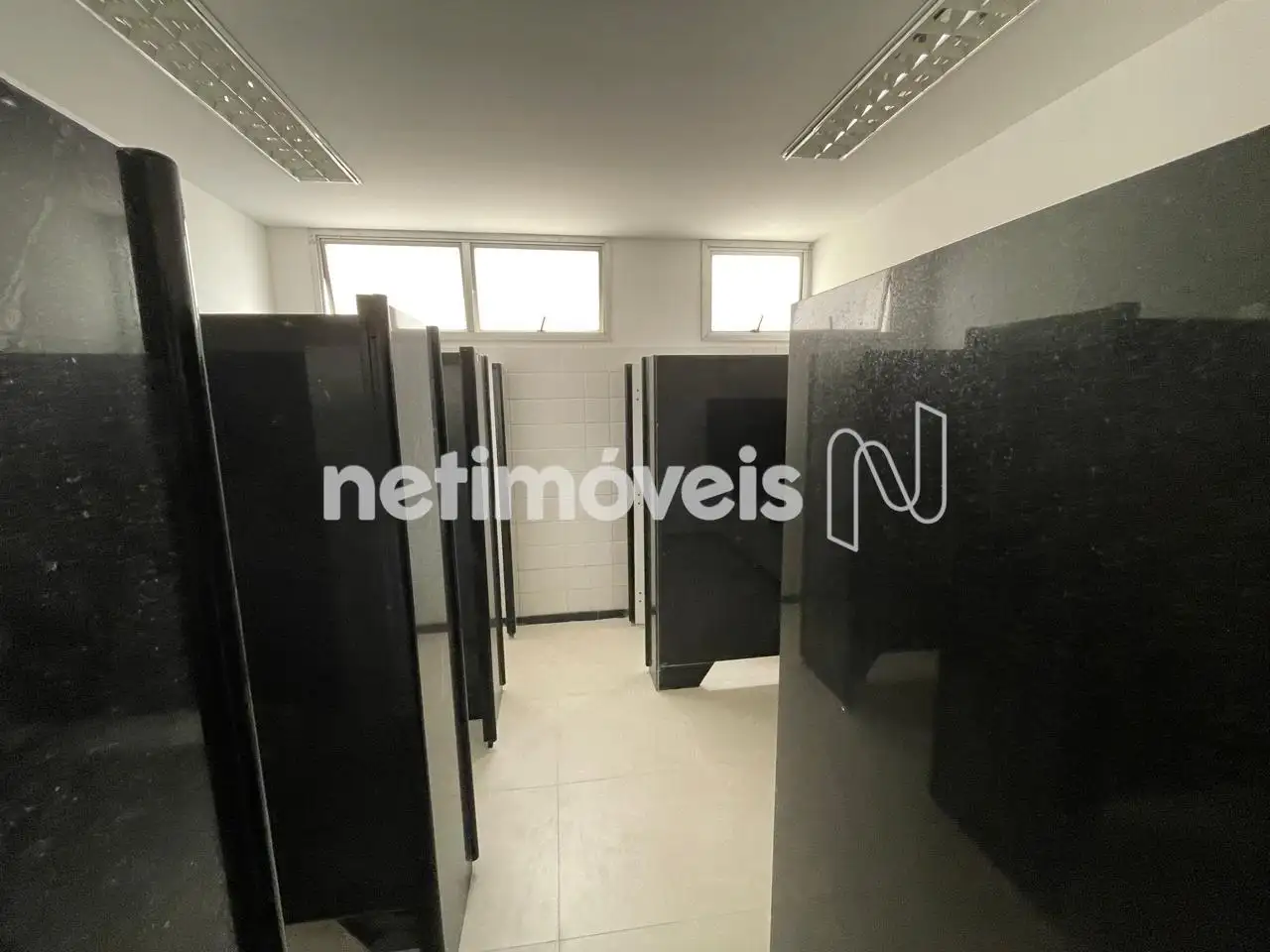 Andar-pilotis para comprar com 710 m² em Avenida Raja Gabaglia, Cidade Jardim, Belo Horizonte