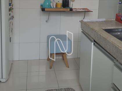 Cozinha com pia em granito