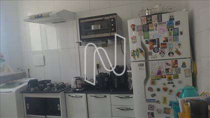 Cozinha com armários embutidos