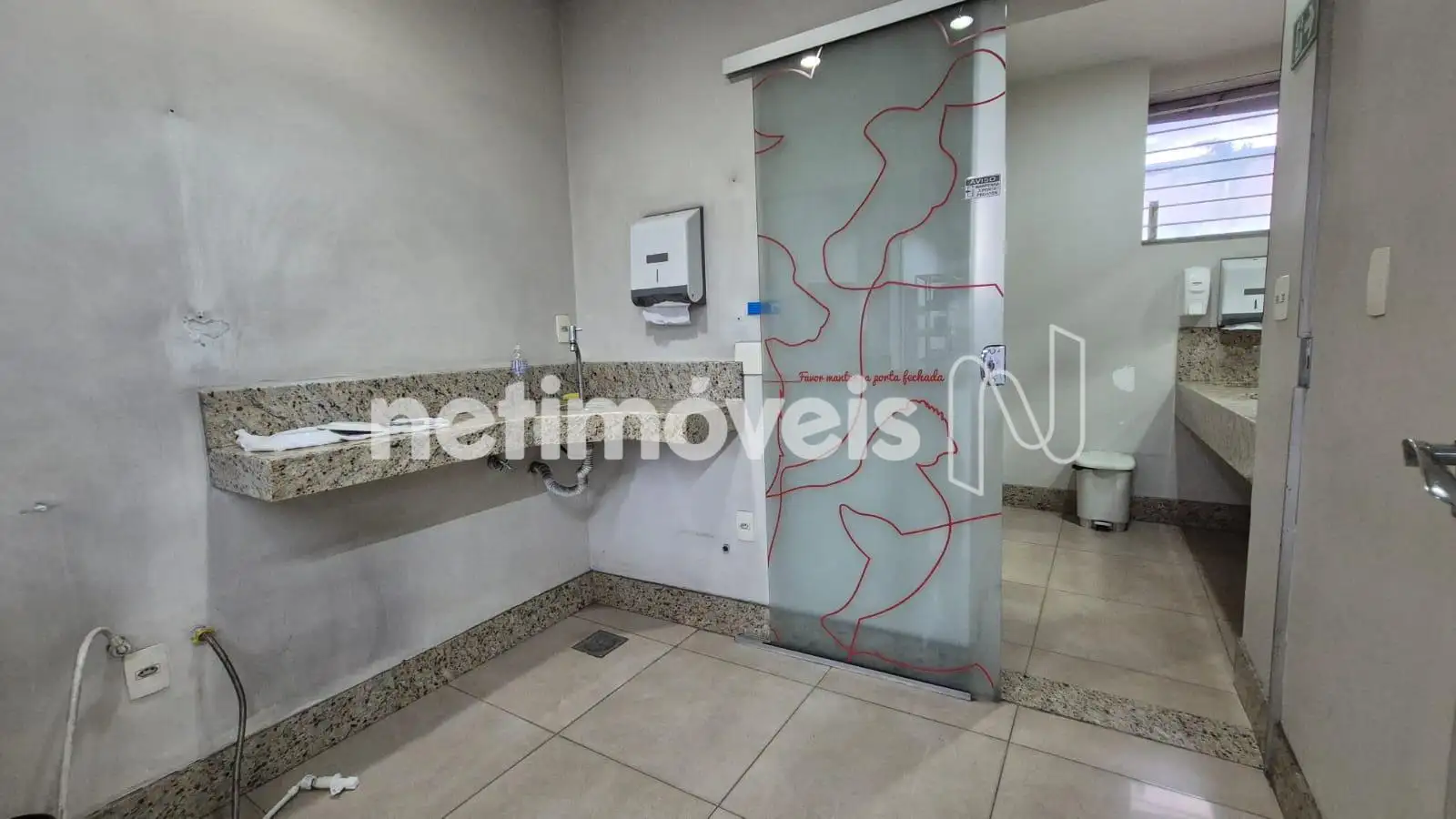 Banheiro espaço galpão