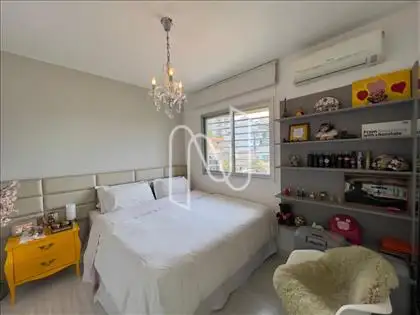 Quarto amplo
