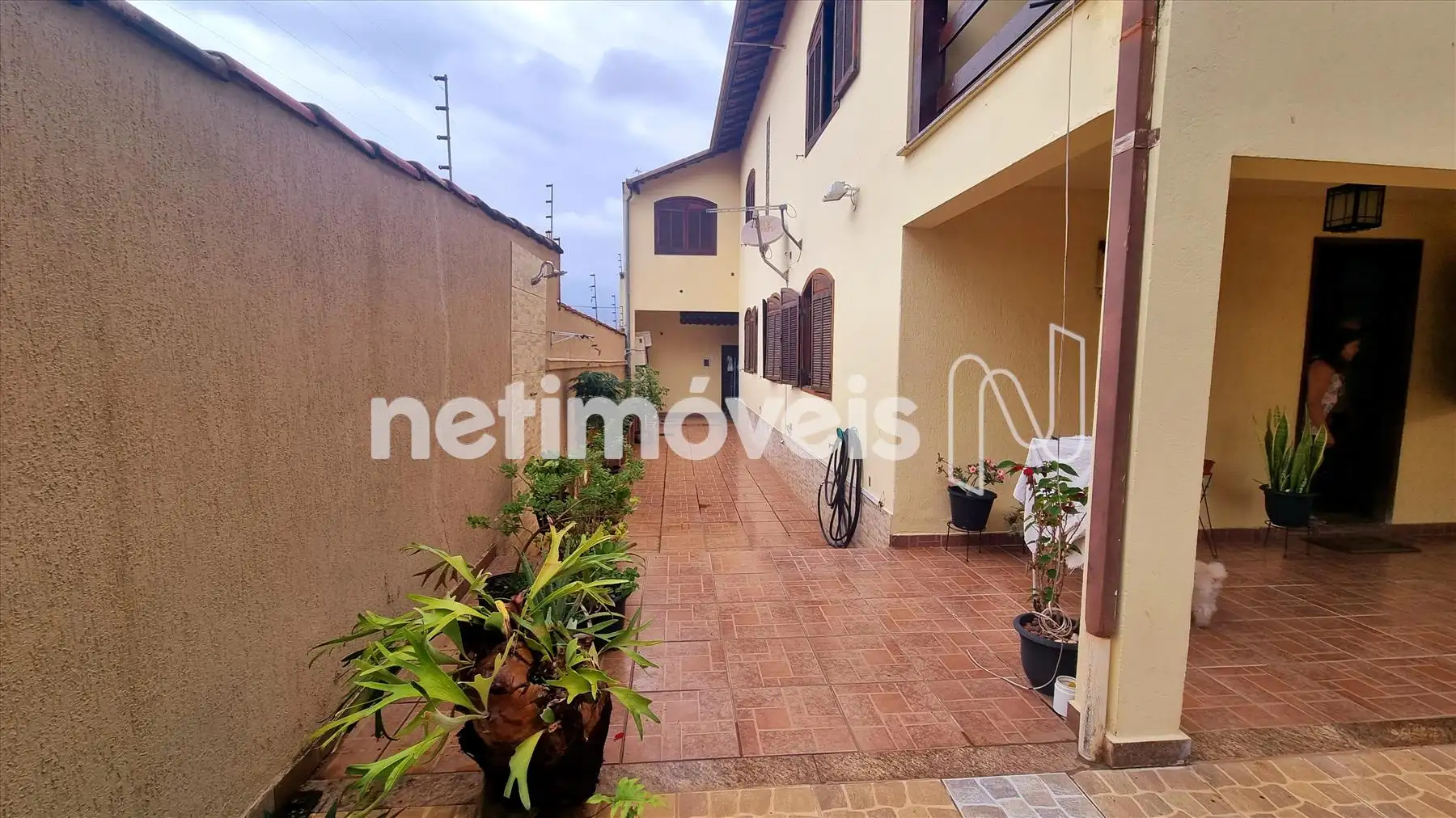 Quintal lateral - vista de frente