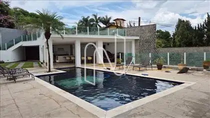 Espaço de lazer com piscina