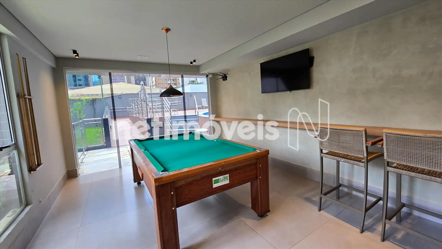 Sala de Jogos Com TV , Wifi e geladeira