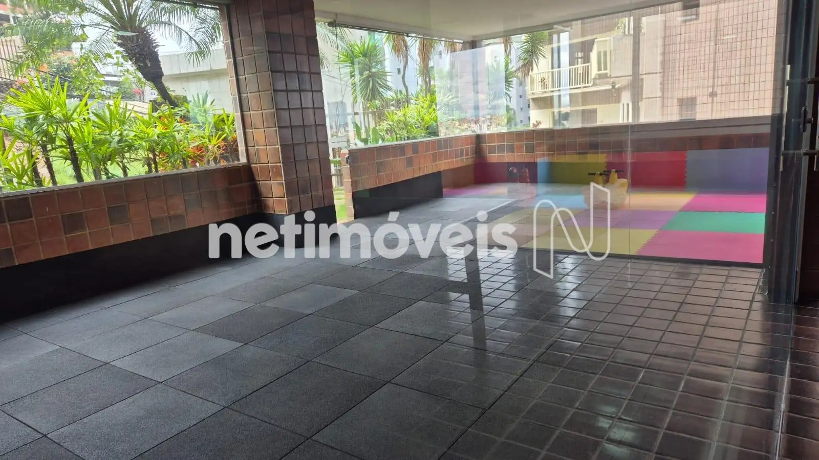 Espaço academia e espaço kids