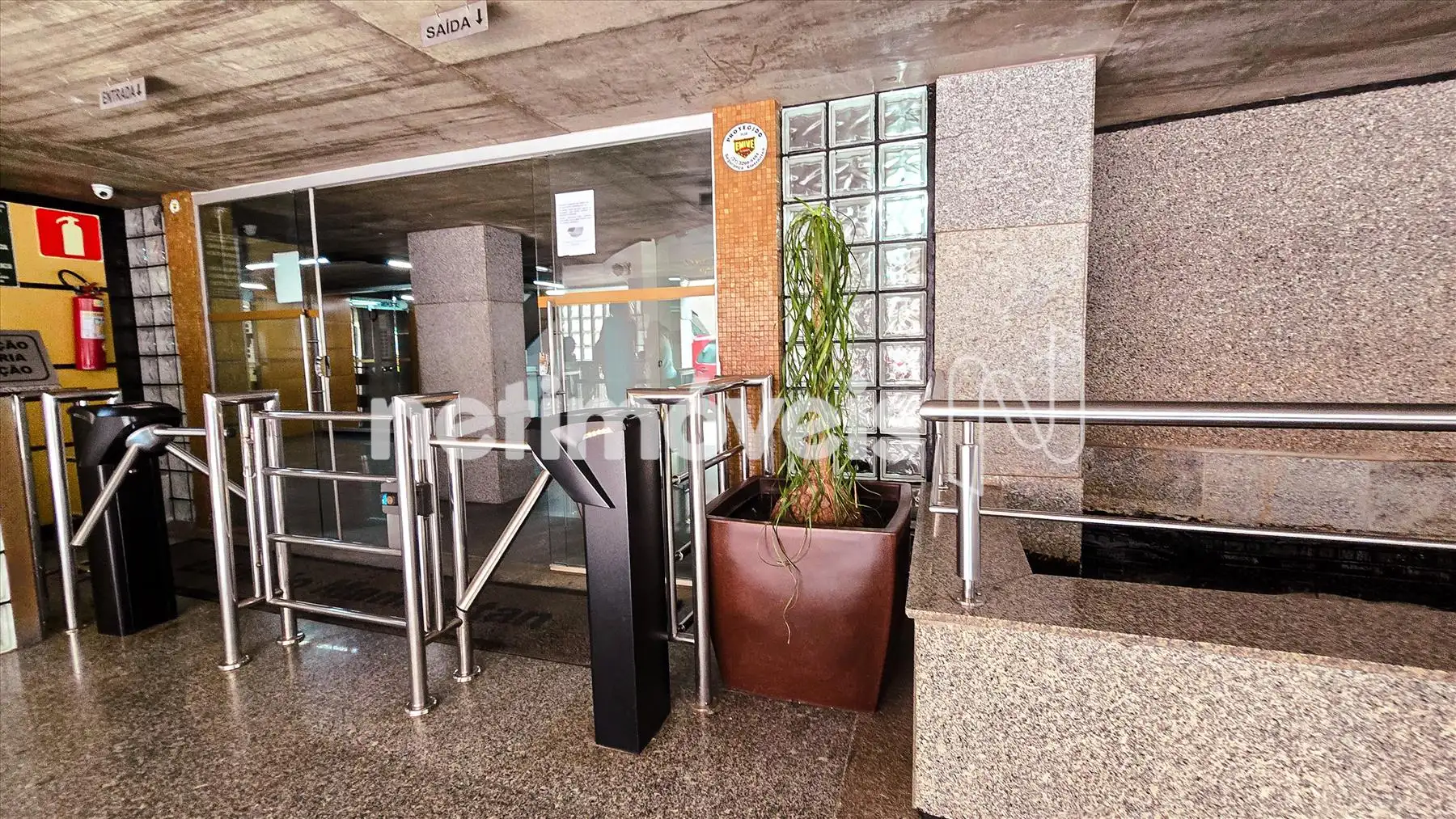 Entrada com catracas