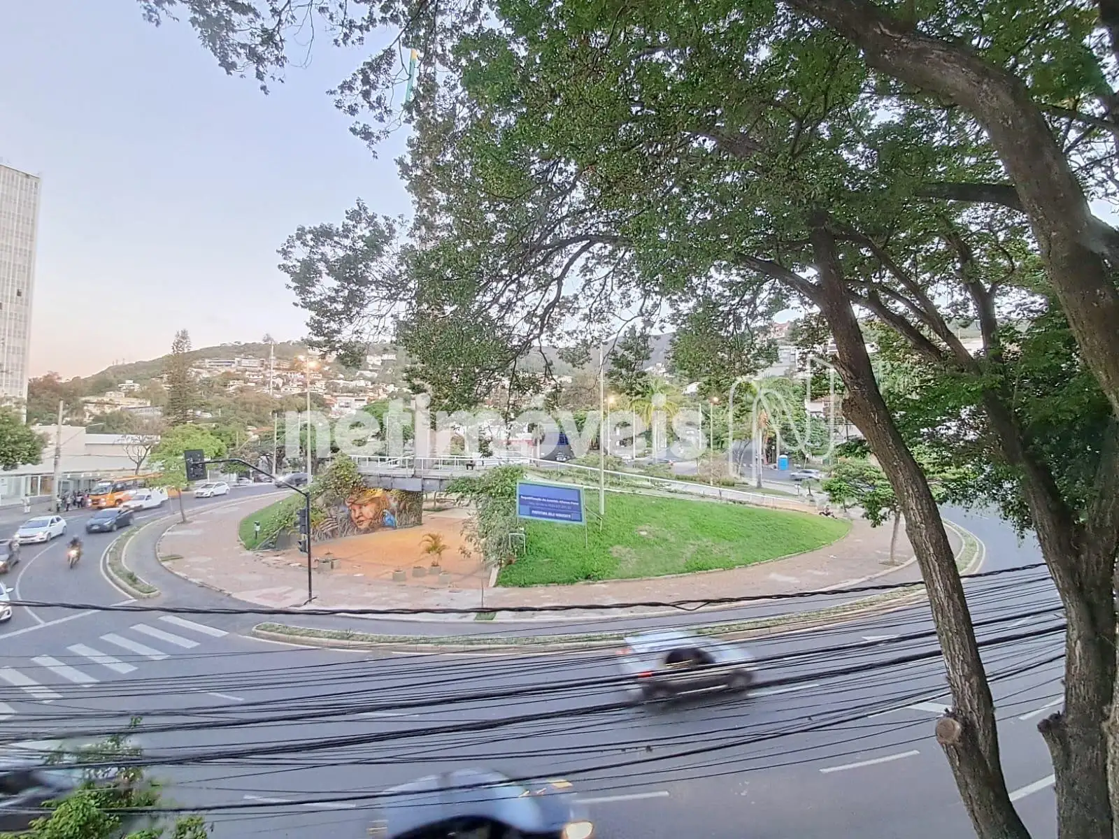 Conjunto de salas para comprar com 229 m², 7 banheiros, 4 vagas em Praça da Bandeira, Serra, Belo Horizonte