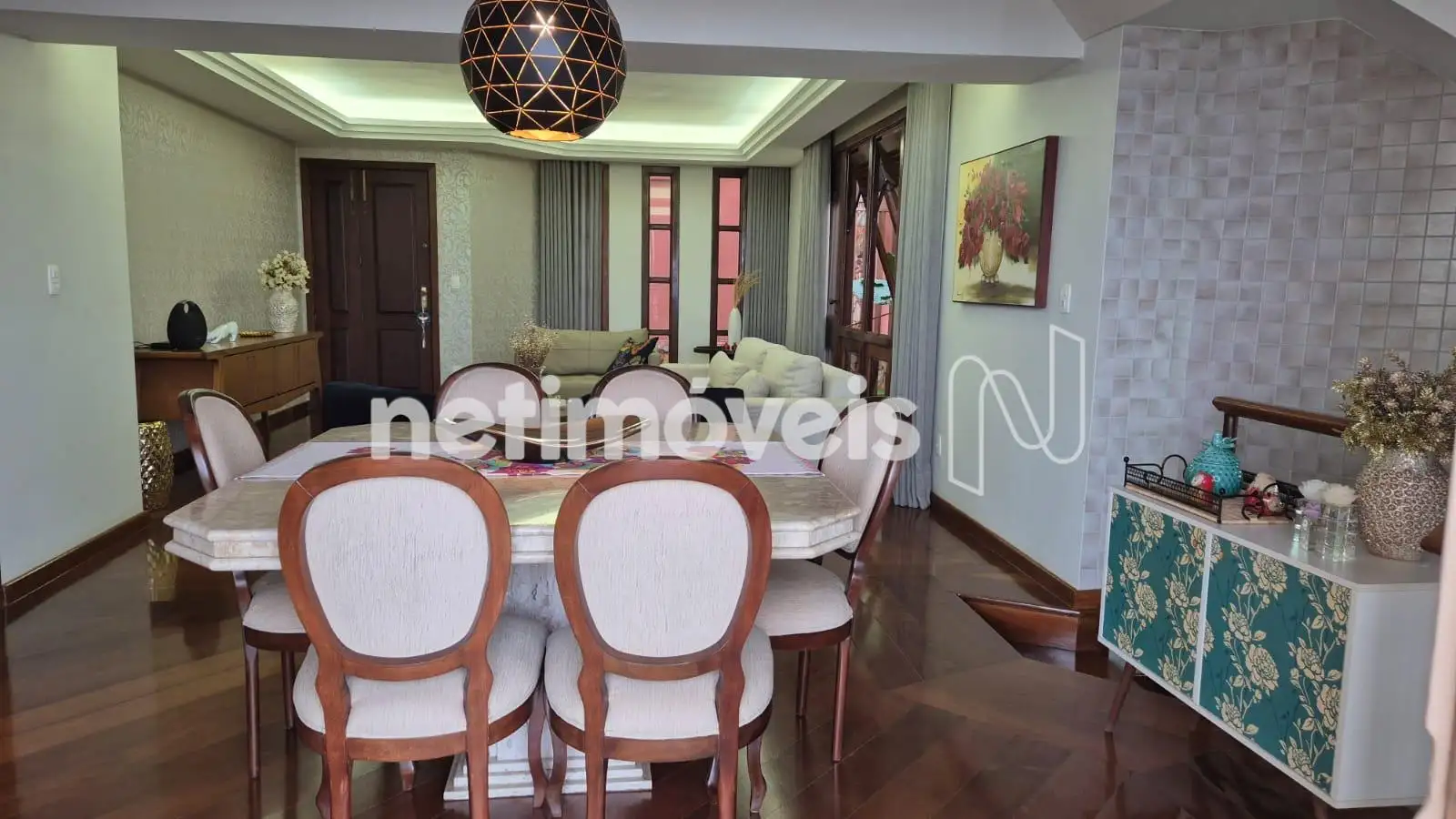 Sala de jantar conjugada com sala de visita