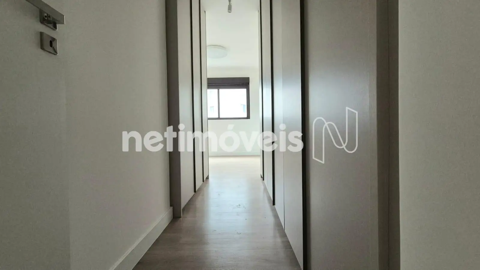 Entrada/closet suíte master