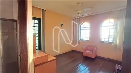 PRIMEIRO QUARTO PARTE SUPERIOR