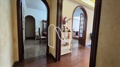 Entrada para as salas de estar e jantar