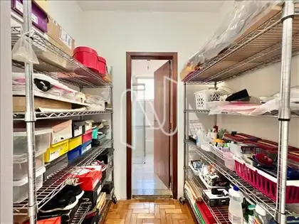 CLOSET 