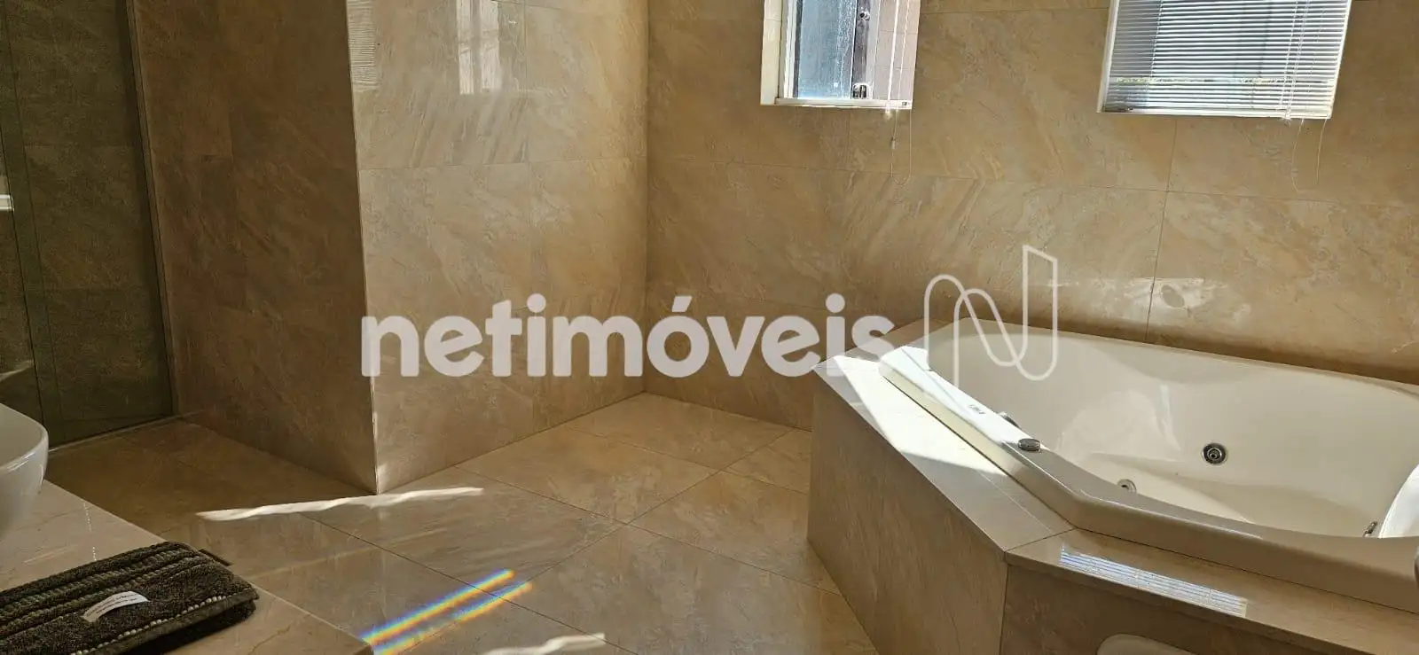 Banho com hidromassagem