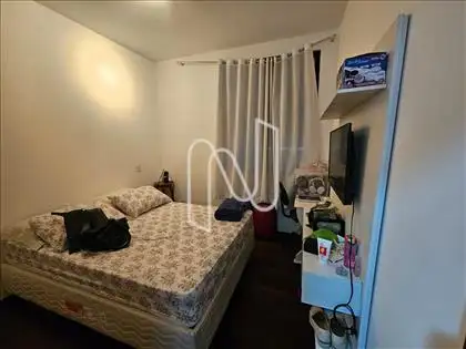 Quarto 2 com armário 