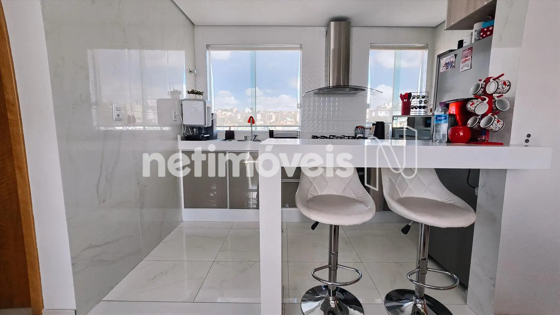 COZINHA INTEGRADA COM VISTA