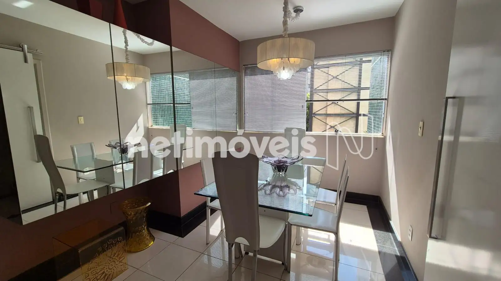 Sala de jantar conjugada com sala de visita