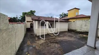 Quintal com vista fundos da casa.