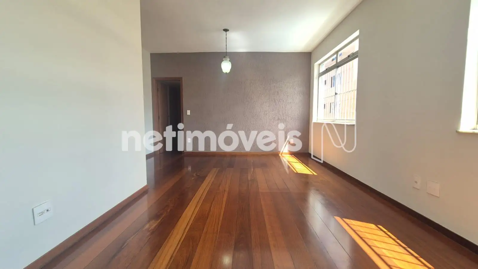 Sala ampla para 2 ambientes sol da manhã