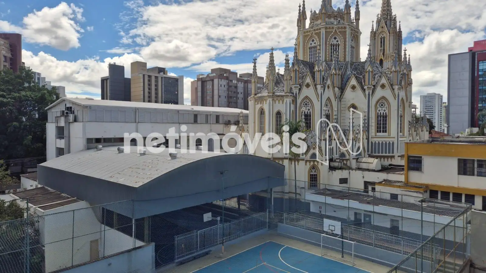 Vista da suíte para a Igreja de Lourdes