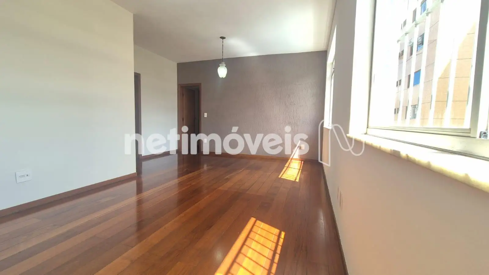 Sala ampla para 2 ambientes