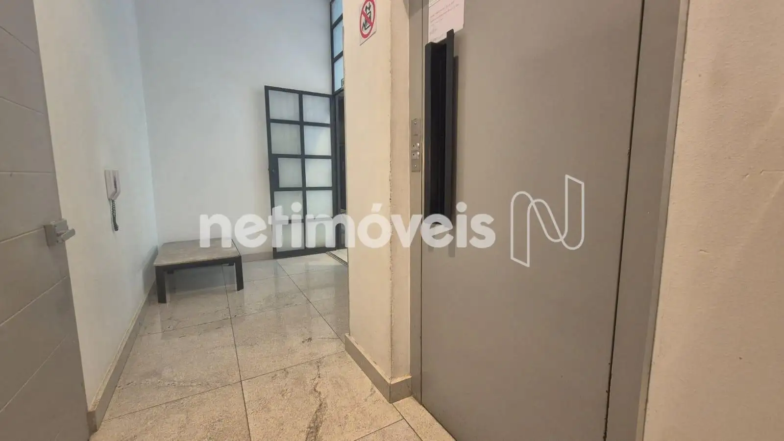 Elevador de serviço e cargas