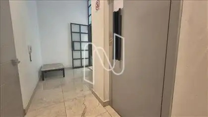  Elevador de serviço e cargas